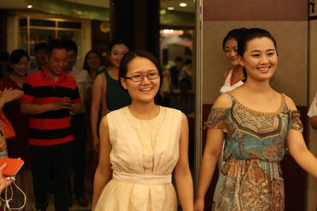 教育廣播主持人登臺(tái)：子楊、悠揚(yáng)