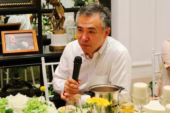 就藝術(shù)品投資收藏、人工智能、基因檢測(cè)等話題，劉東曉博士一一做了分析講解。