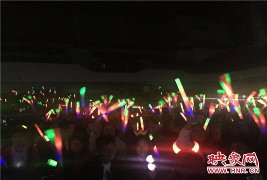 當晚現(xiàn)場約2500個座位全場爆滿，還有全國各地歌迷會趕來的歌迷們。