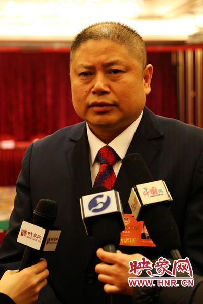 全國(guó)政協(xié)委員，河南弘昌集團(tuán)、信陽(yáng)毛尖集團(tuán)董事長(zhǎng)陳世強(qiáng)