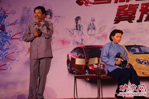 戲曲演員劉海功表演的《月下相會》經(jīng)典生動，詼諧幽默。
