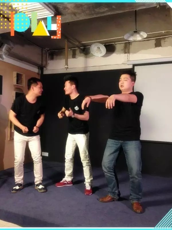 能看出這個場景主題是衛(wèi)生紙嗎？我讀書少，你別騙我……