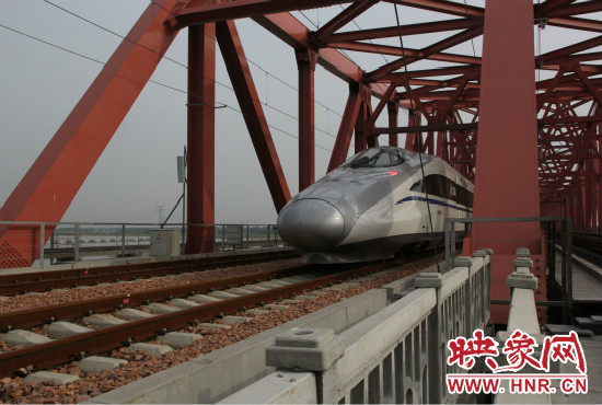 此趟列車為執(zhí)行鄭焦鐵路運(yùn)行試驗(yàn)任務(wù)的DJ55108次動(dòng)檢車。