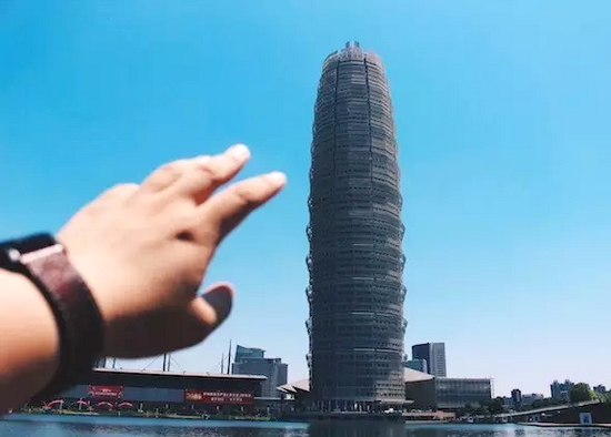 鄭州的新高度，鄭州會(huì)展賓館，高280米。