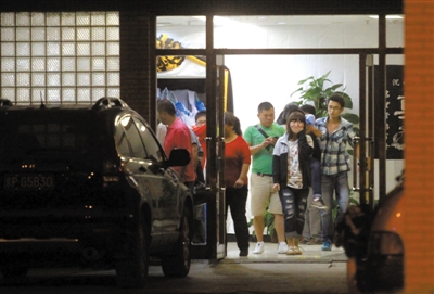 2012年9月17日，廠橋小學(xué)門口，一女子駕車錯將油門當(dāng)剎車，撞死一男學(xué)生。