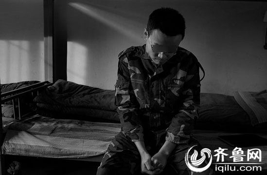 　因癡迷于賭博，研究生方光被學(xué)校開除。方光在濟南一戒網(wǎng)學(xué)校接受教育