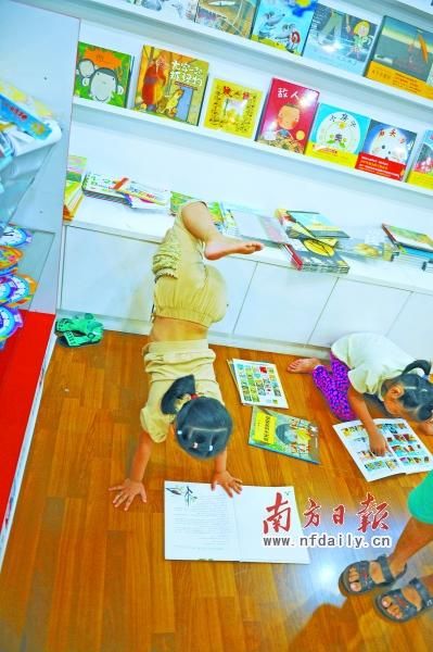 　由于有的孩子自控力差，造成圖書損壞。 南方日?qǐng)?bào)記者 王云攝