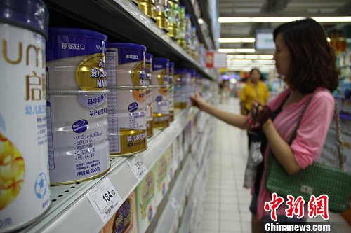 香港奶粉限購令3月生效 代購市場(chǎng)“聞風(fēng)漲價(jià)”