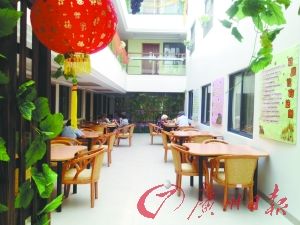 某酒店式養(yǎng)老院的開放餐廳。羅樺琳/圖