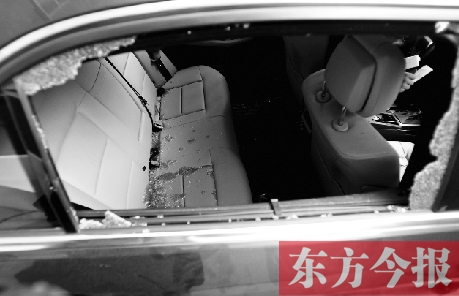 前日晚，鄭州市順河路一家屬院，一輛汽車(chē)被撬，物品被盜