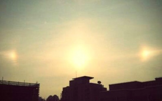上?，F(xiàn)“3個(gè)太陽(yáng)”