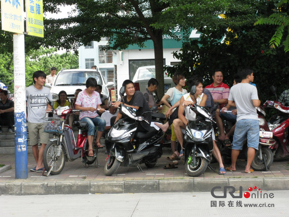 2013年07月10日，廣西壯族自治區(qū)北海市，依然有很多外地人聽(tīng)信謠言不肯離去。圖片來(lái)源：飛影/CF