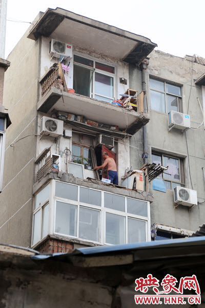 據(jù)了解，該棟房屋建造于1986年，距今已經(jīng)30年。