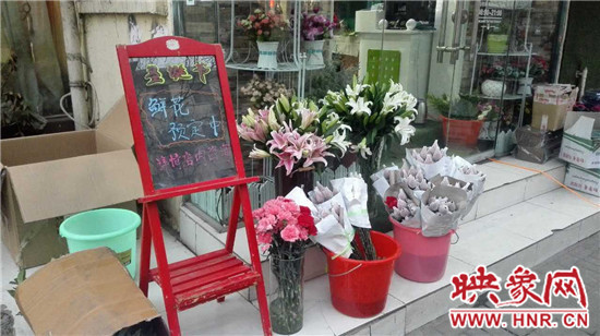 玫瑰、氣球翻倍漲價