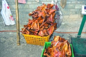 警方現(xiàn)場(chǎng)查獲的Y臘肉。