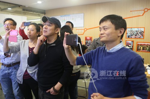 李連杰現(xiàn)身阿里巴巴，助陣雙十一。