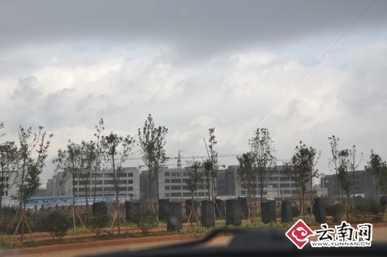 2010年11月的時候，爭議土地上已經(jīng)是密布的高樓群。