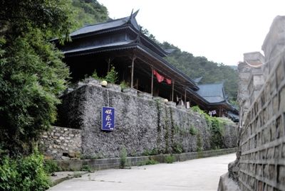 一處仿古“娛樂廳”位于山莊深處。