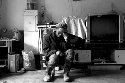 今年73歲的錢智遠(yuǎn)說起女兒錢仁鳳不禁老淚縱橫。