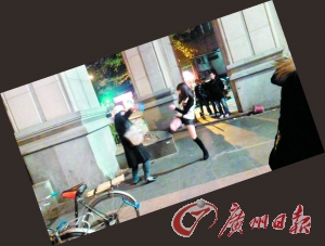 “保時(shí)捷女孩”踢腿救人。
