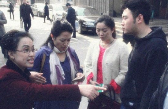 丈母娘從小張的存折中取了20000元，鑒定存折真假
