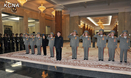 金正恩來到錦繡山太陽宮。圖片來源：朝中社