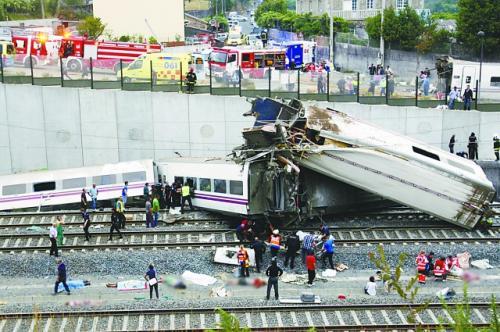 當(dāng)?shù)貢r(shí)間24日晚，西班牙一列火車(chē)在圣地亞哥-德孔波斯特拉附近脫軌，造成至少78人死亡、上百人受傷。
