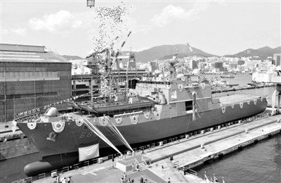 9月11日，韓國(guó)釜山，韓國(guó)海軍新一代登陸艦“天王峰”號(hào)舉行了下水儀式。