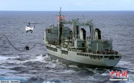 資料圖:2014年4月15日，澳大利亞珀斯，各國繼續(xù)執(zhí)行MH370搜尋任務(wù)。當(dāng)日共有9架軍用飛機，2架民用飛機和11艘船只協(xié)助搜尋MH370。