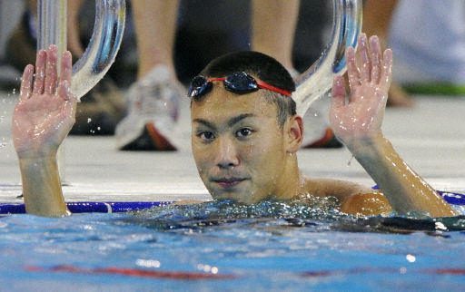 日本著名的游泳選手富田尚彌25歲在參加仁川亞運會期間，偷盜了韓國記者的照相機。