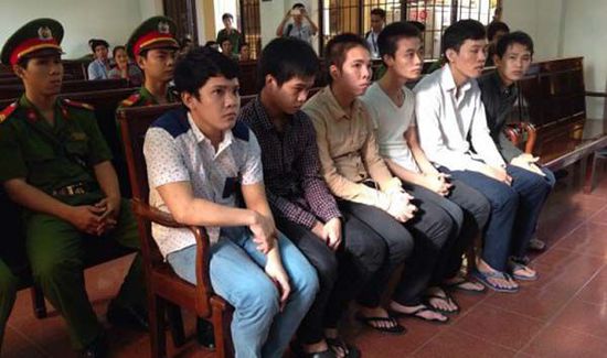 　12月3日，越南邊和市人民法院判處參與反華騷亂的6名罪犯1年至2年6個月不等的有期徒刑。
