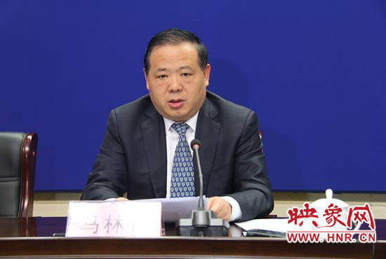 安陽(yáng)市委副書記、市長(zhǎng)馬林青介紹了第五屆安陽(yáng)航空運(yùn)動(dòng)文化旅游節(jié)的總體情況