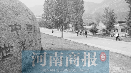 嵩陽(yáng)書院旁建大片仿古建筑 登封市文物局:為了申遺