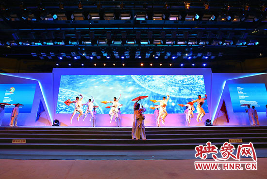 現(xiàn)場(chǎng)表演。