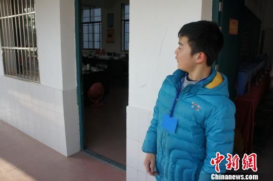 對于幾年如一日照顧他的同學余興泉，14歲的左臣心里充滿了感激。 李俊杰 攝