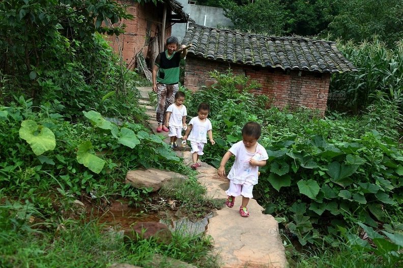 高齡產(chǎn)婦和她的三個(gè)娃 高齡產(chǎn)婦和她的三個(gè)娃