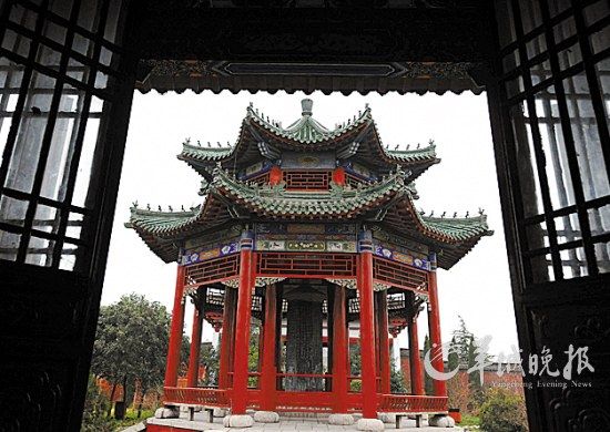河南商丘古城建于明朝正德六年(公元1511年)，是國(guó)內(nèi)保存較好的古城之一 王頌 攝