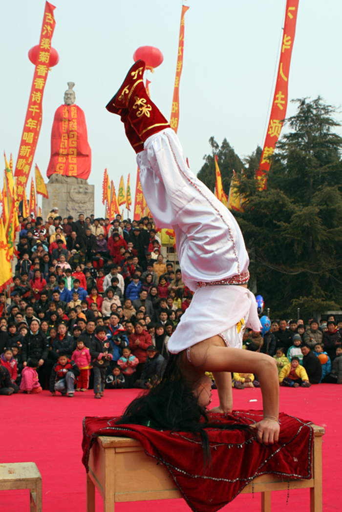 　　超強(qiáng)的演出陣容,超強(qiáng)的娛樂(lè)產(chǎn)品組合。