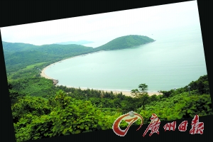 長(zhǎng)長(zhǎng)的沙灘海岸。
