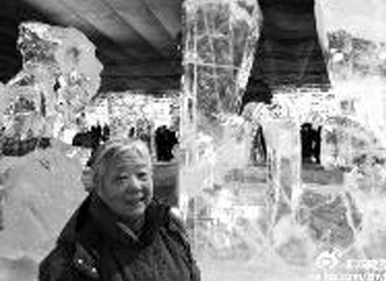 鄭淵潔為81歲母親所拍圖片。
