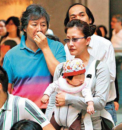陳慧珊和老公鐘家鴻、女兒