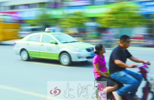 街頭的出租車數(shù)量,直接影響著市民出行。