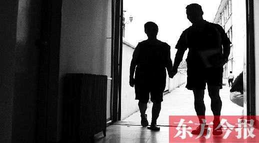 生活節(jié)奏加快，再加上工作壓力大，現(xiàn)在年輕人很容易忽略退休在家、更需要關(guān)心的老人 記者 張曉冬/圖