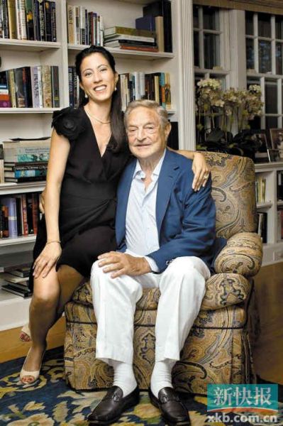 索羅斯及其未婚妻多美子。