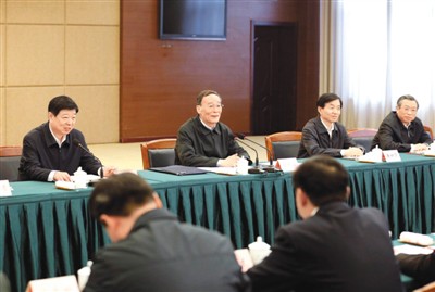 3月25日，王岐山在山東省臨沂市蒙陰縣主持召開(kāi)蒙陰縣委常委擴(kuò)大會(huì)議。