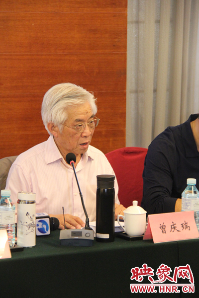 中國傳媒大學(xué)教授、博士生導(dǎo)師曾慶瑞正在發(fā)言
