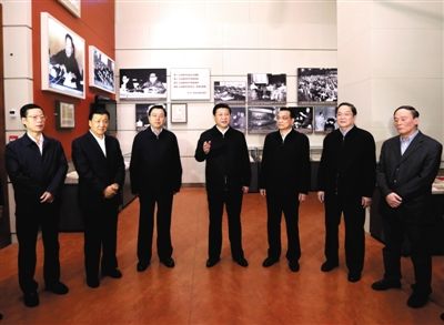2012年11月29日，習(xí)近平等在國家博物館參觀《復(fù)興之路》展覽，提出為實現(xiàn)中國夢而奮斗。