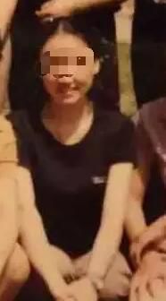 吳老師教音樂，已在該校工作十幾年。