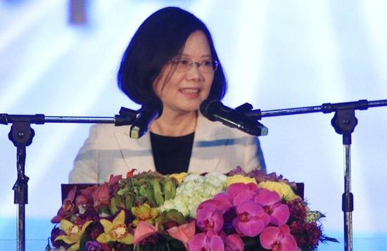 蔡英文向教師溫情喊話教師嗆：太晚了?。▓D片來源：臺灣《聯(lián)合報》）
