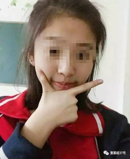 17歲高中男生教室里掐死女同學，被訴故意殺人和強奸